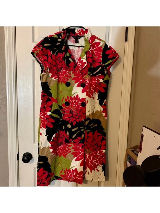 Dresses & Skirts - SIGNATURE by ROBBIE BEE Women's Floral Dress, Size 16 Red, Green And Black. The